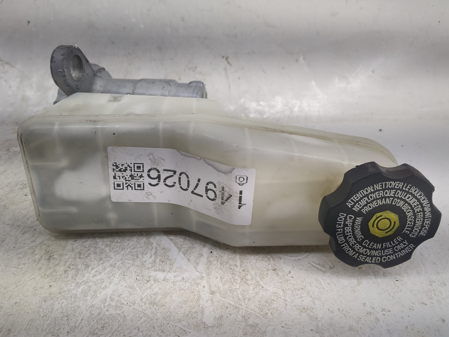 2016-2021 Chevrolet Malibu Brake Master Cylinder 1497026 - Oemusedautoparts1.com