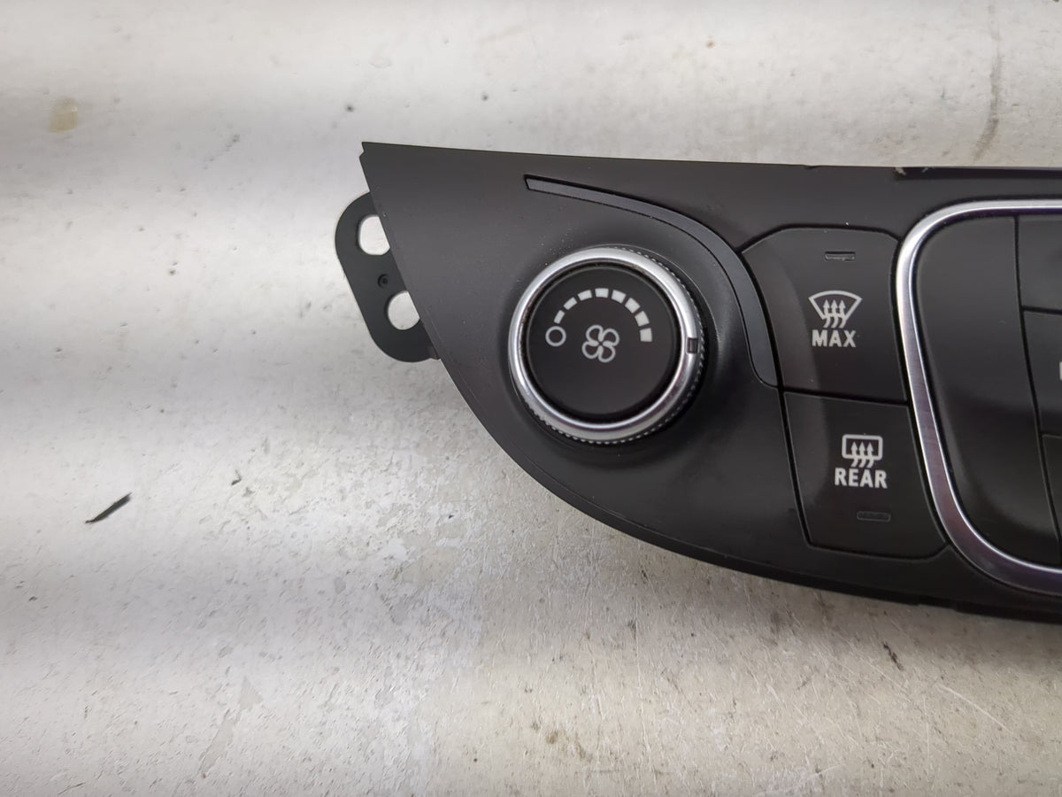 2016-2017 Chevrolet Malibu Climate Control Module Temperature AC/Heater Replacement P/N:23414952 7370200000000X Fits OEM Use