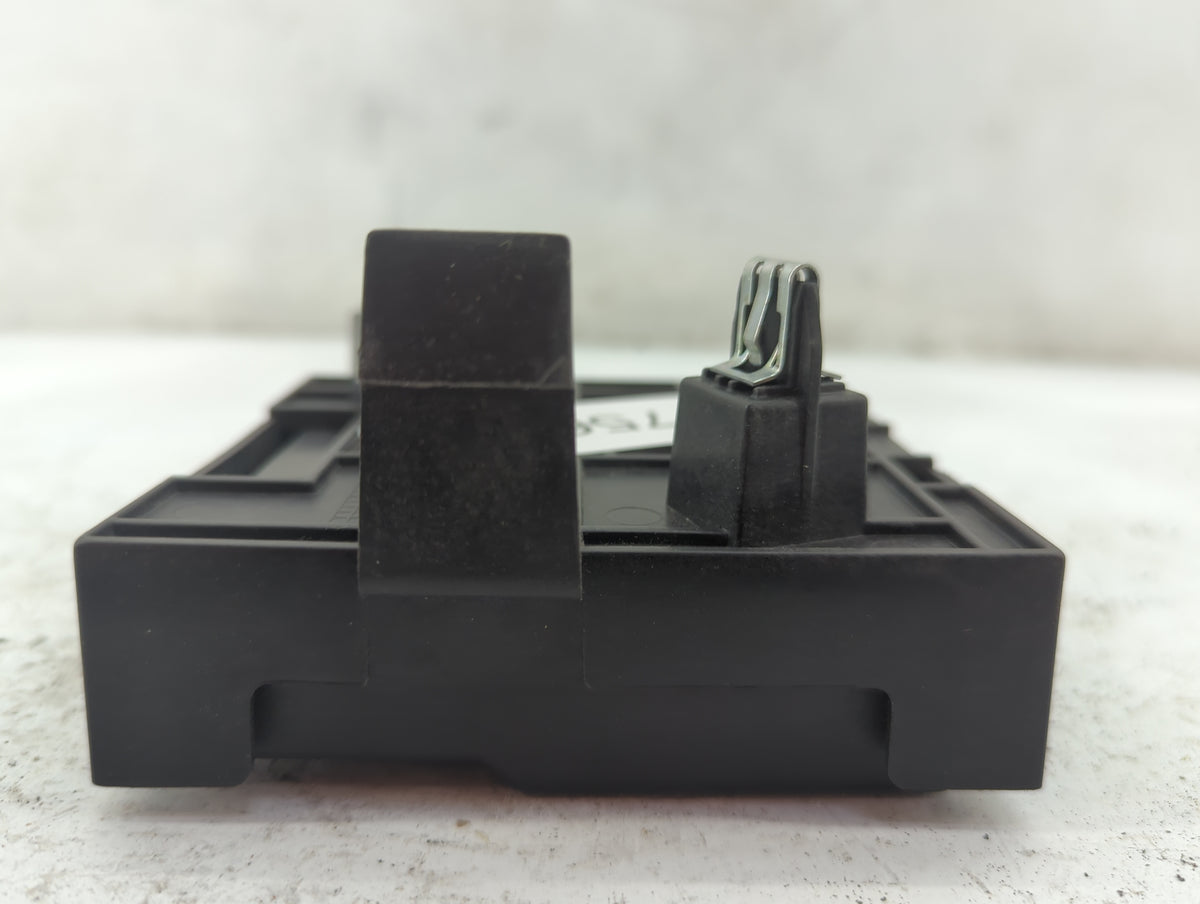 2017-2018 Chevrolet Malibu Body Control Module Bcm 1517560 - Oemusedautoparts1.com