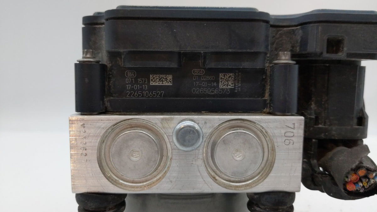 2017 Chevrolet Malibu Anti-Lock Brake ABS Pump Module Actuator OEM P/N:84139389 065055768 Fits OEM Used Auto Parts - Oemused