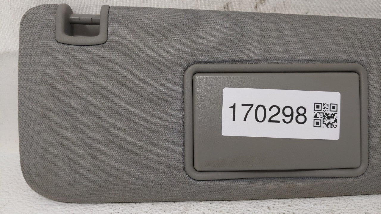 2016-2019 Chevrolet Malibu Sun Visor Shade Replacement Passenger Right Mirror Fits Fits 2016 2017 2018 2019 OEM Used Auto Pa