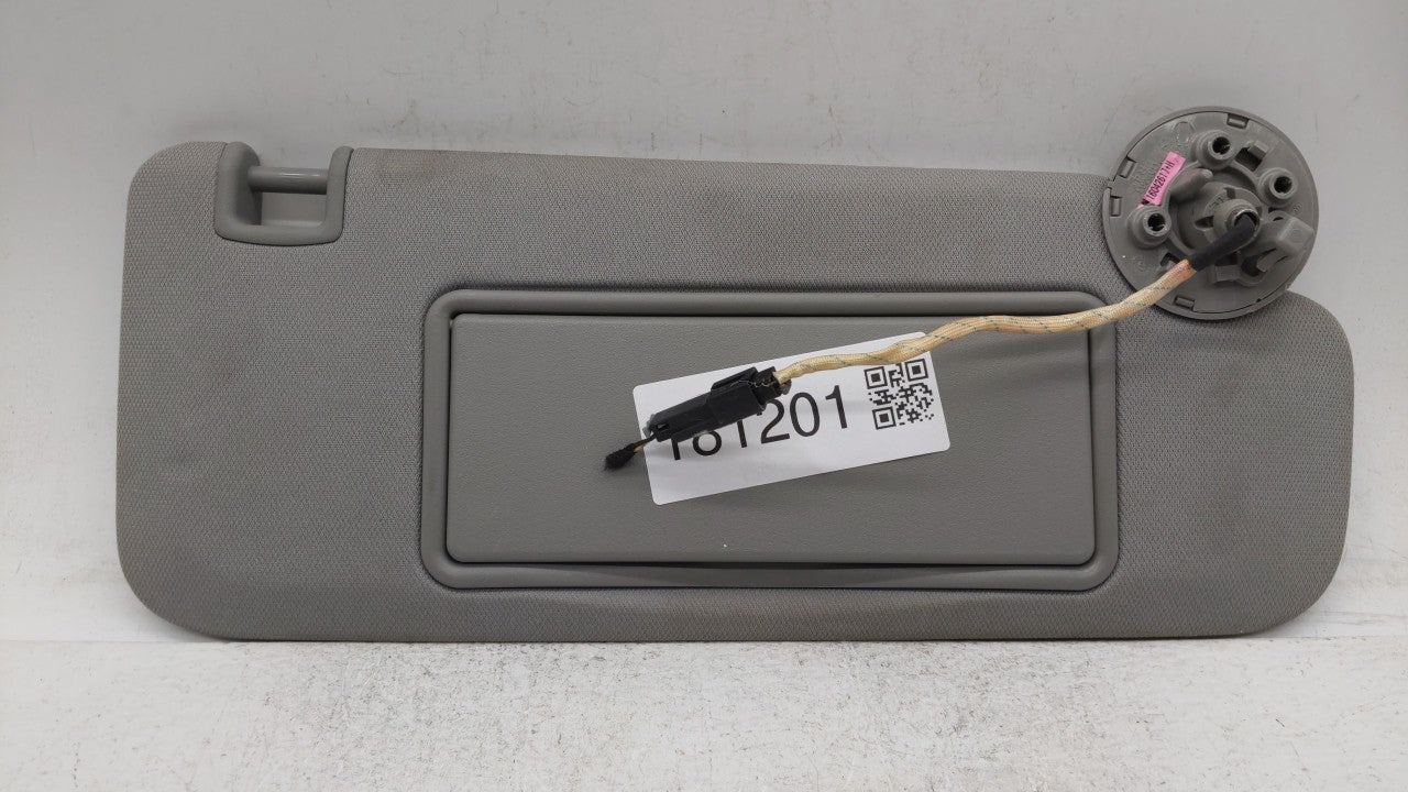 2016-2019 Chevrolet Malibu Sun Visor Shade Replacement Passenger Right Mirror Fits Fits 2016 2017 2018 2019 OEM Used Auto Pa