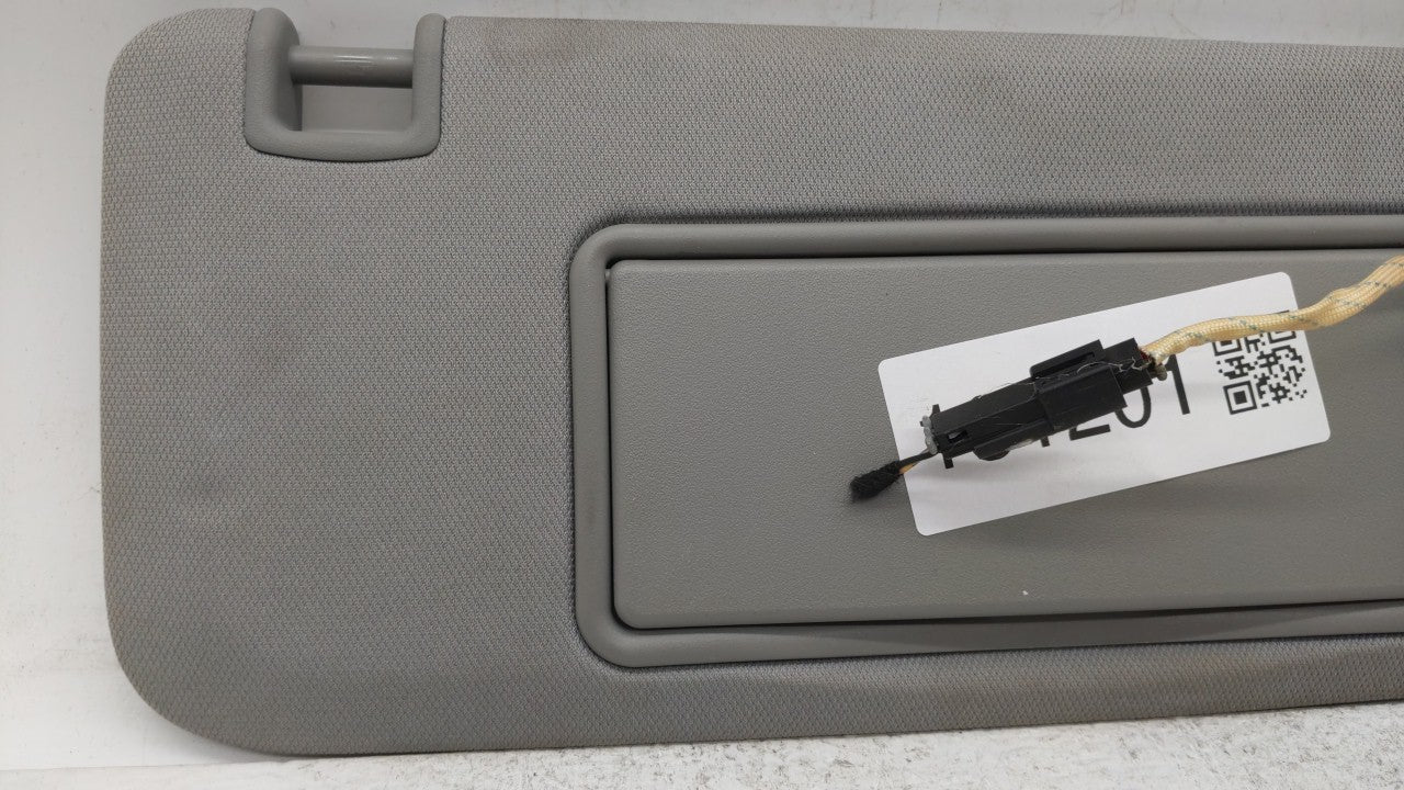 2016-2019 Chevrolet Malibu Sun Visor Shade Replacement Passenger Right Mirror Fits Fits 2016 2017 2018 2019 OEM Used Auto Pa