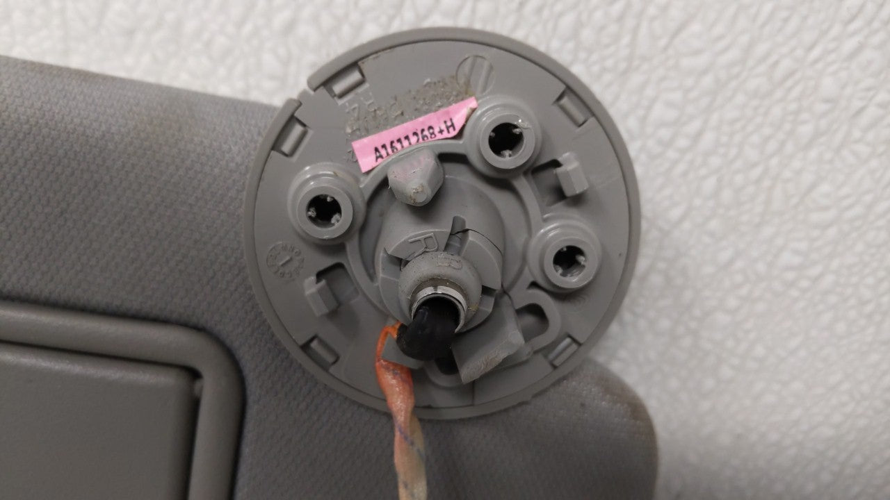 2016-2019 Chevrolet Malibu Sun Visor Shade Replacement Passenger Right Mirror Fits Fits 2016 2017 2018 2019 OEM Used Auto Pa