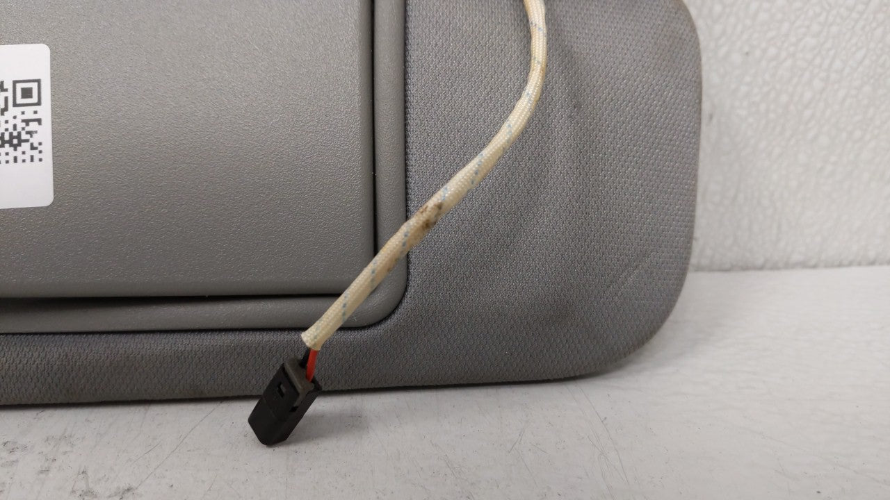 2016-2019 Chevrolet Malibu Sun Visor Shade Replacement Passenger Right Mirror Fits Fits 2016 2017 2018 2019 OEM Used Auto Pa