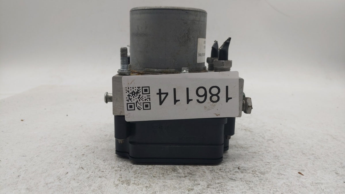 2017 Chevrolet Malibu Anti-Lock Brake ABS Pump Module Actuator OEM P/N:84139389 065055768, 065055766, 84139399, 84205164 Fit