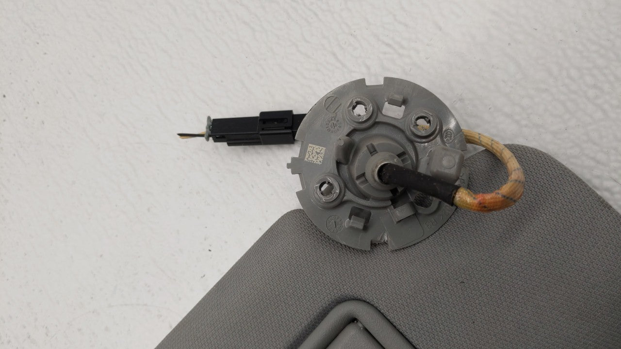 2016-2019 Chevrolet Malibu Sun Visor Shade Replacement Passenger Right Mirror Fits Fits 2016 2017 2018 2019 OEM Used Auto Pa