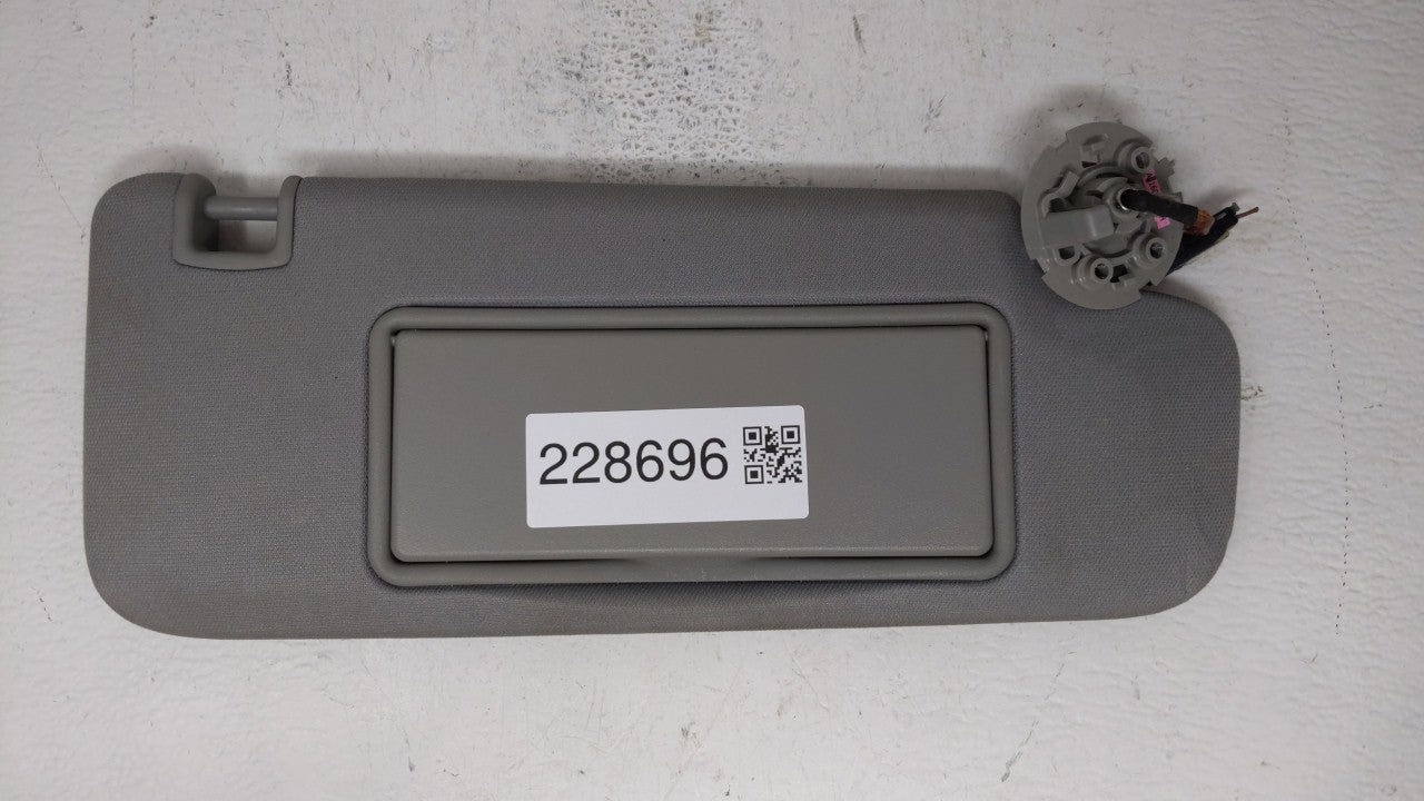 2016-2019 Chevrolet Malibu Sun Visor Shade Replacement Passenger Right Mirror Fits Fits 2016 2017 2018 2019 OEM Used Auto Pa