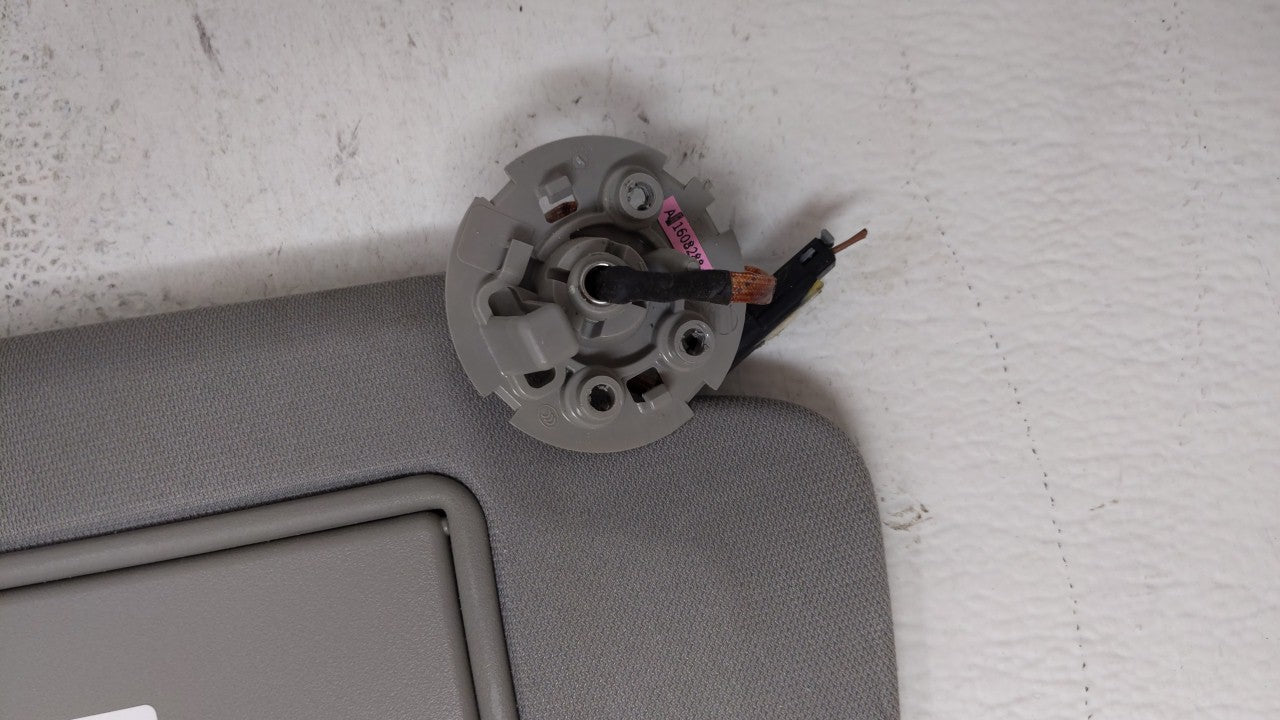 2016-2019 Chevrolet Malibu Sun Visor Shade Replacement Passenger Right Mirror Fits Fits 2016 2017 2018 2019 OEM Used Auto Pa