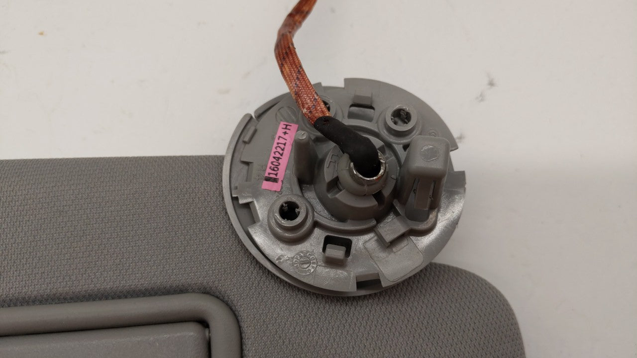 2016-2019 Chevrolet Malibu Sun Visor Shade Replacement Passenger Right Mirror Fits Fits 2016 2017 2018 2019 OEM Used Auto Pa