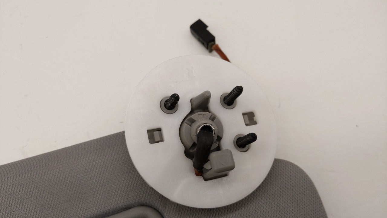 2016-2019 Chevrolet Malibu Sun Visor Shade Replacement Passenger Right Mirror Fits Fits 2016 2017 2018 2019 OEM Used Auto Pa