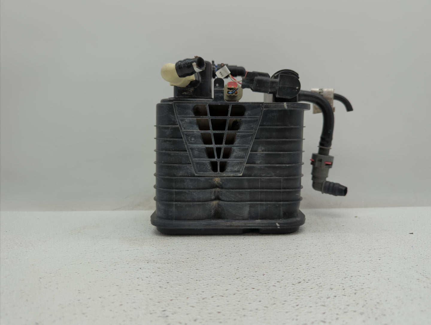 2017 Chevrolet Malibu Fuel Vapor Charcoal Canister - Oemusedautoparts1.com