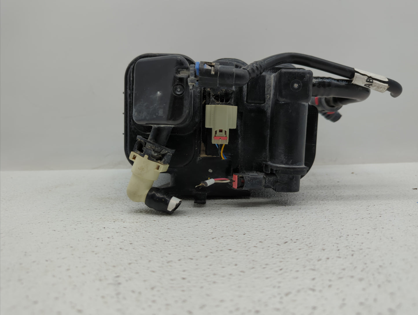 2017 Chevrolet Malibu Fuel Vapor Charcoal Canister - Oemusedautoparts1.com