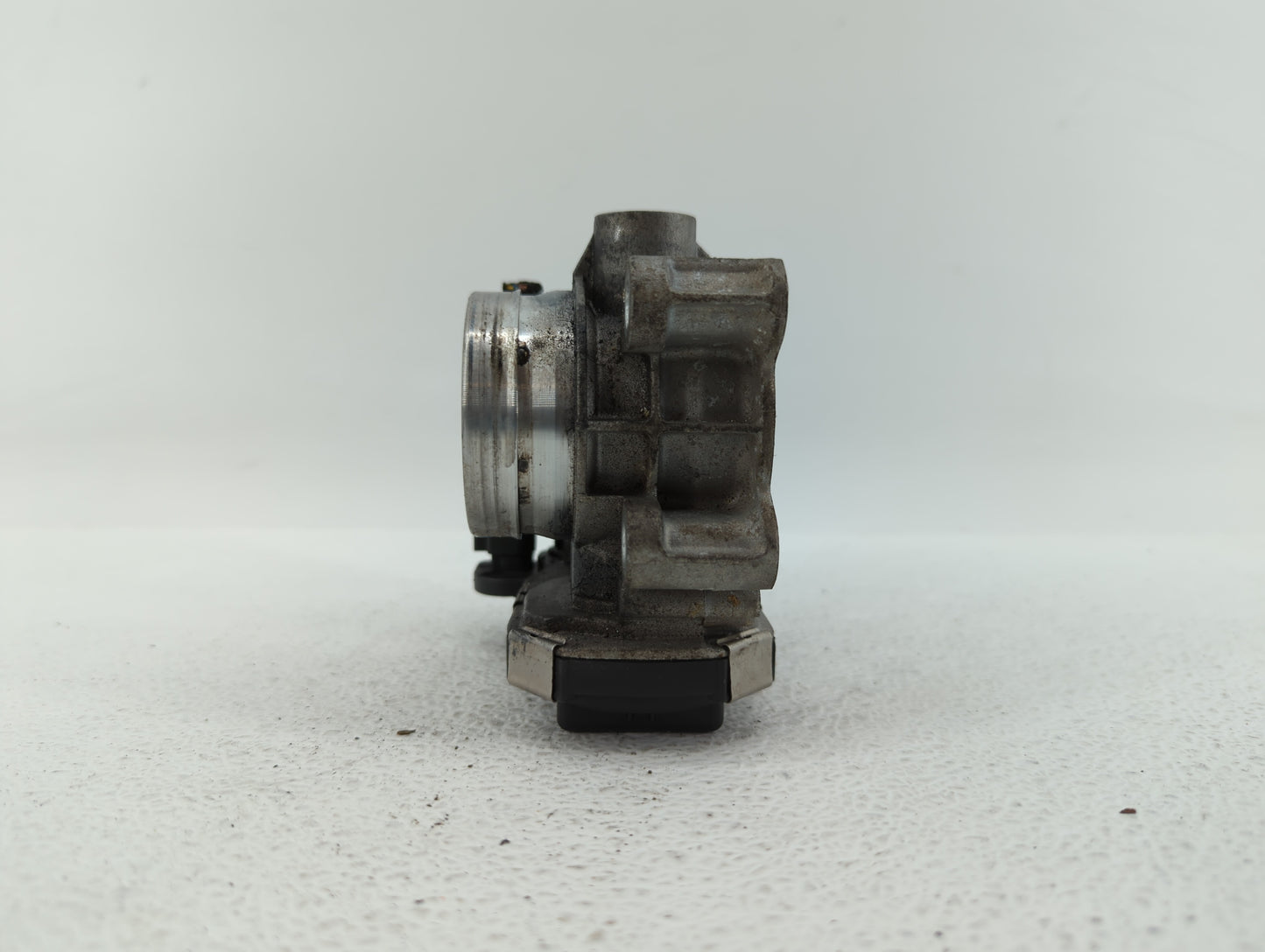 2016-2019 Chevrolet Malibu Throttle Body P/N:12671379AA Fits Fits 2016 2017 2018 2019 OEM Used Auto Parts - Oemusedautoparts