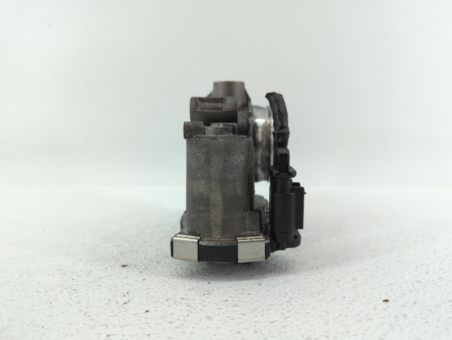 2016-2019 Chevrolet Malibu Throttle Body P/N:12671379AA Fits Fits 2016 2017 2018 2019 OEM Used Auto Parts - Oemusedautoparts