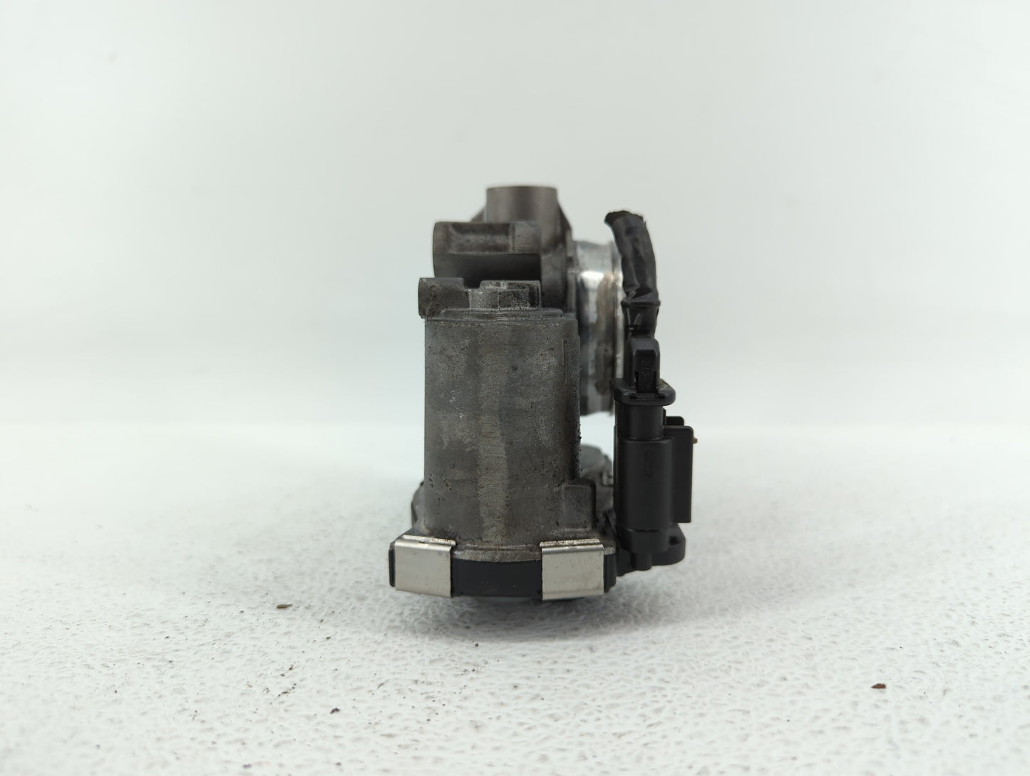 2016-2019 Chevrolet Malibu Throttle Body P/N:12671379AA Fits Fits 2016 2017 2018 2019 OEM Used Auto Parts - Oemusedautoparts