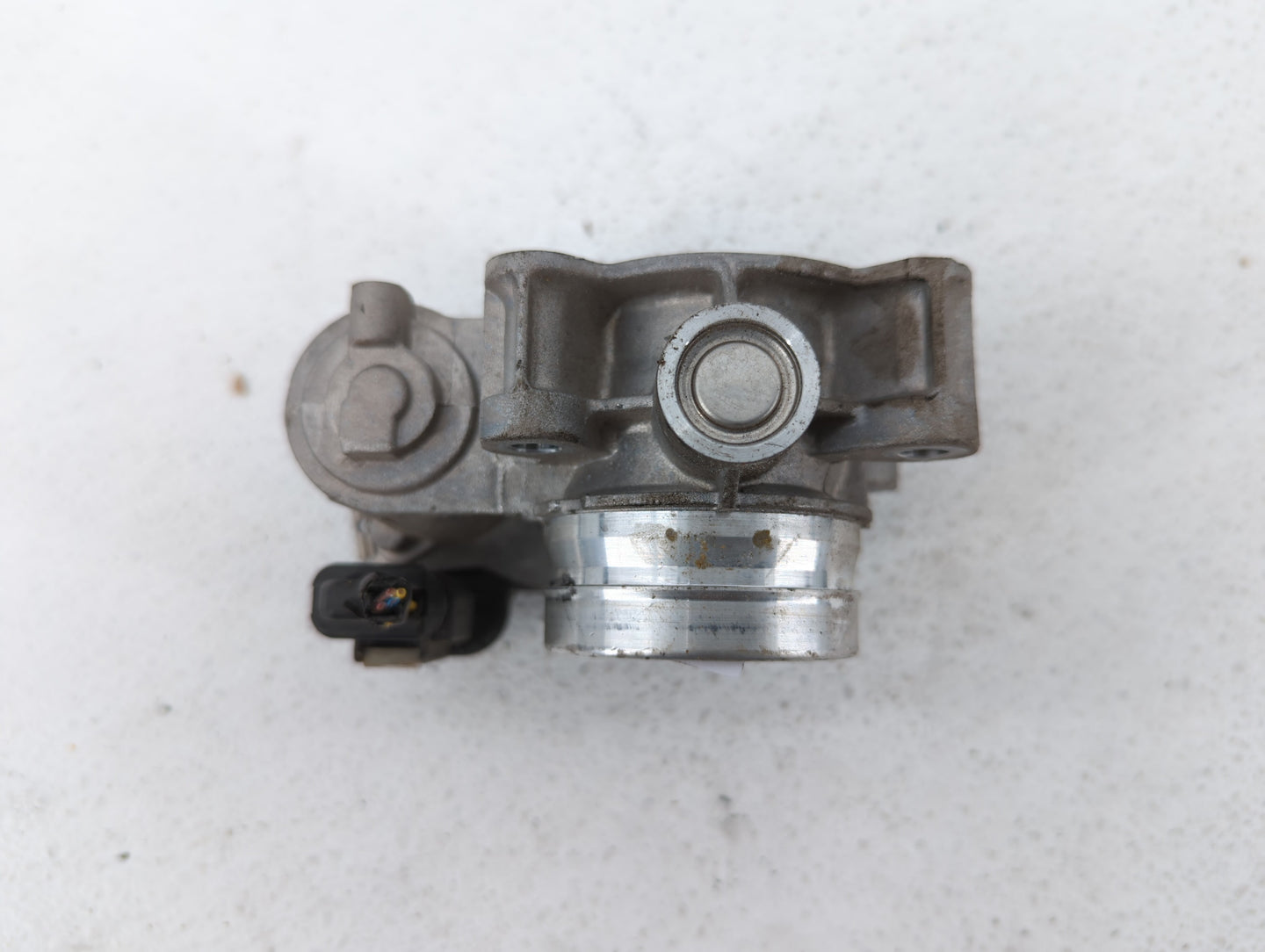 2016-2019 Chevrolet Malibu Throttle Body P/N:12671379AA Fits Fits 2016 2017 2018 2019 OEM Used Auto Parts - Oemusedautoparts