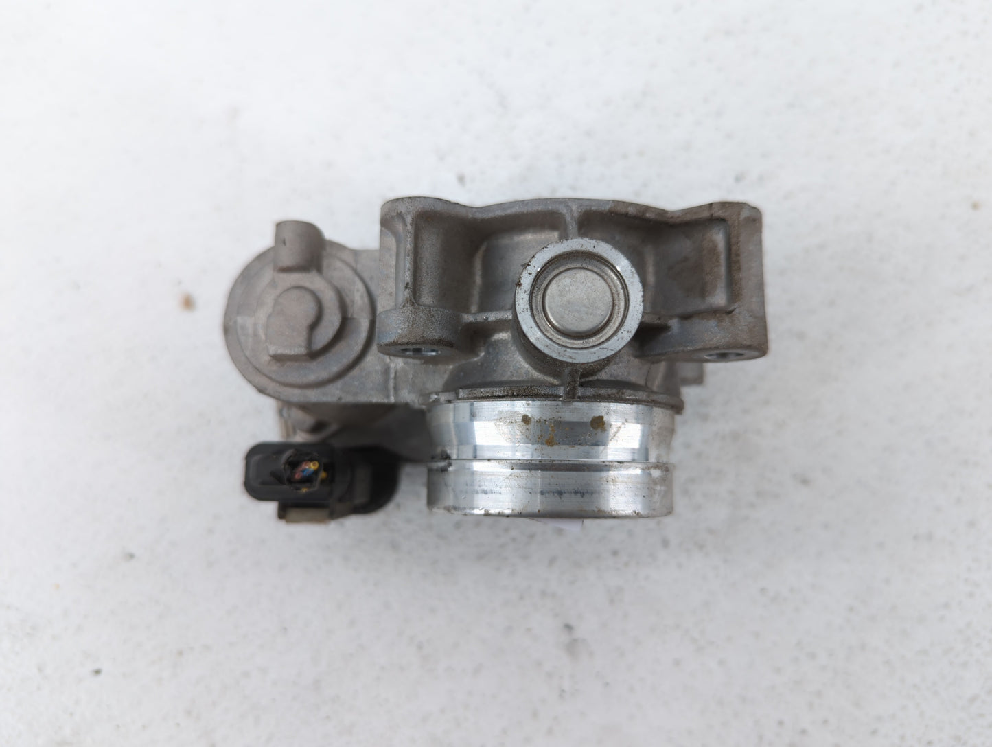 2016-2019 Chevrolet Malibu Throttle Body P/N:12671379AA Fits Fits 2016 2017 2018 2019 OEM Used Auto Parts - Oemusedautoparts