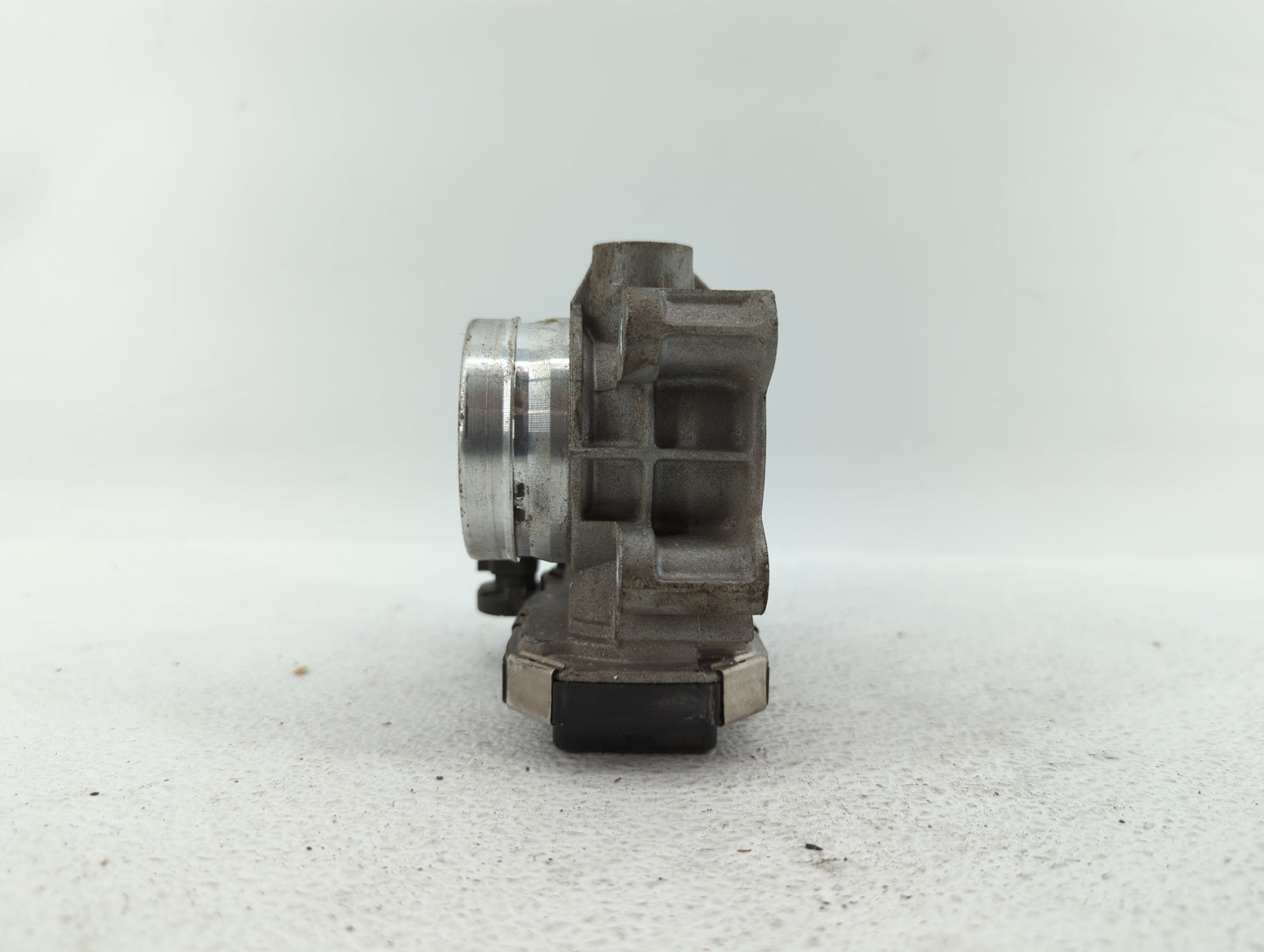 2016-2019 Chevrolet Malibu Throttle Body P/N:12671379AA Fits Fits 2016 2017 2018 2019 OEM Used Auto Parts - Oemusedautoparts