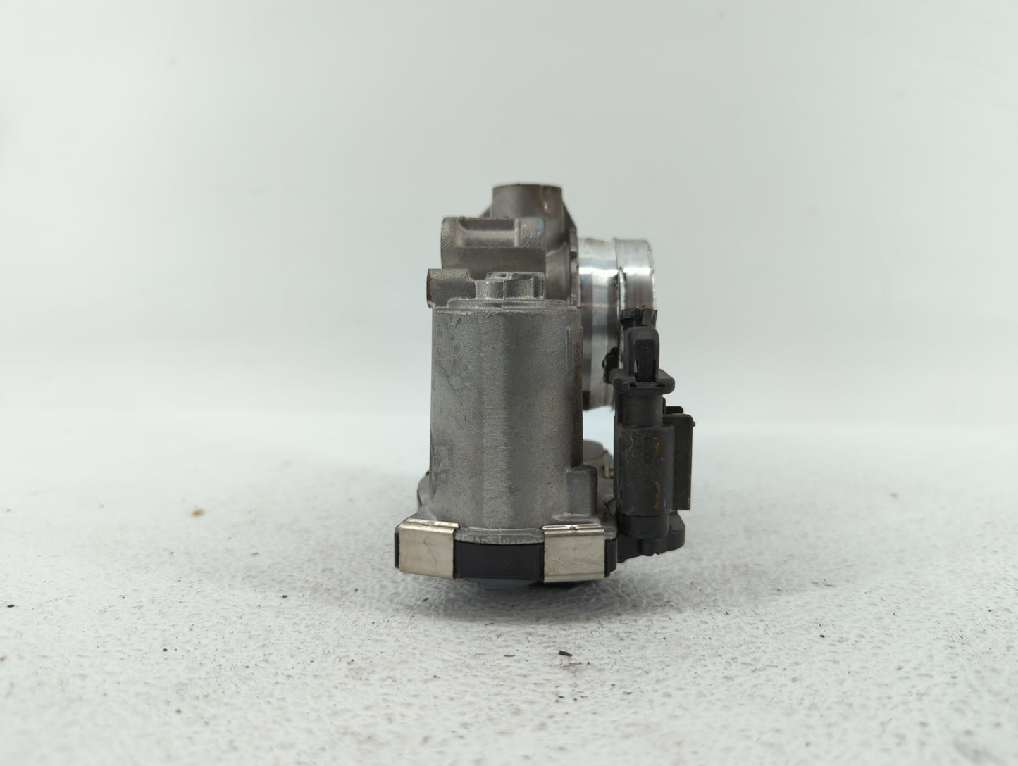 2016-2019 Chevrolet Malibu Throttle Body P/N:12671379AA Fits Fits 2016 2017 2018 2019 OEM Used Auto Parts - Oemusedautoparts