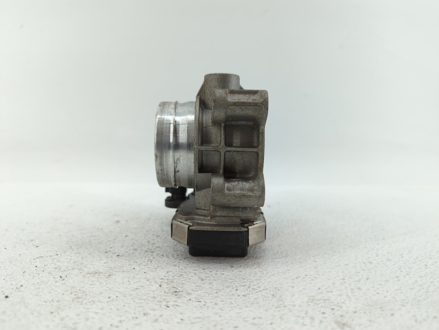 2016-2019 Chevrolet Malibu Throttle Body P/N:12671379AA Fits Fits 2016 2017 2018 2019 OEM Used Auto Parts - Oemusedautoparts