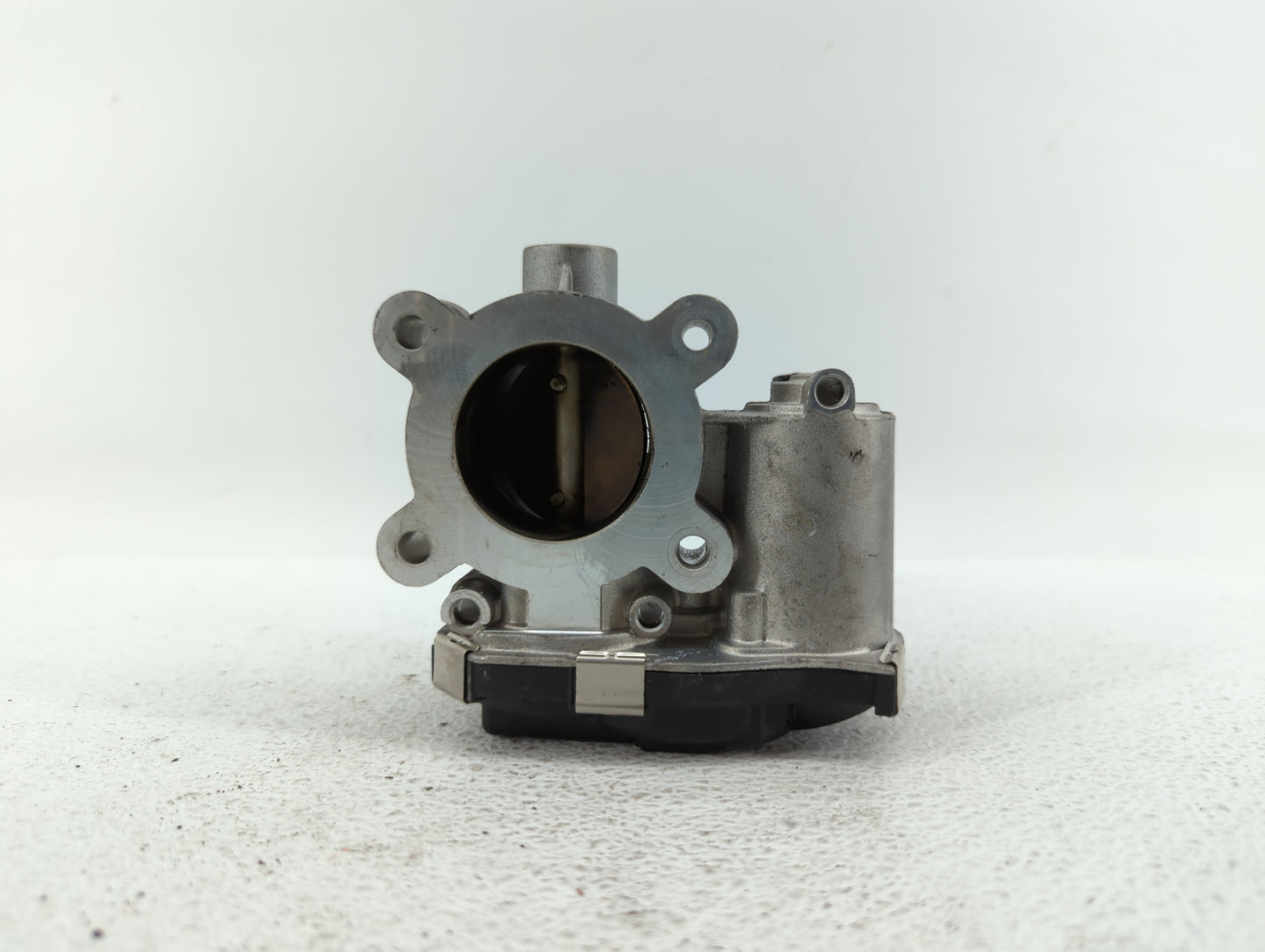 2016-2019 Chevrolet Malibu Throttle Body P/N:12671379AA Fits Fits 2016 2017 2018 2019 OEM Used Auto Parts - Oemusedautoparts