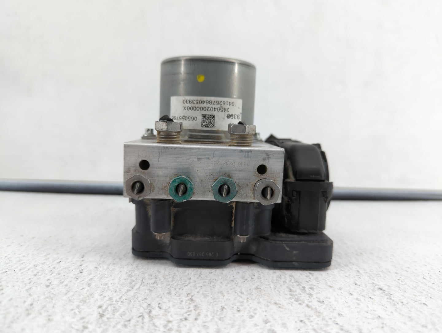 2017 Chevrolet Malibu ABS Pump Control Module Replacement P/N:84139390 A24T27-5242, 84139389, 065055768, 065055766, 84139399