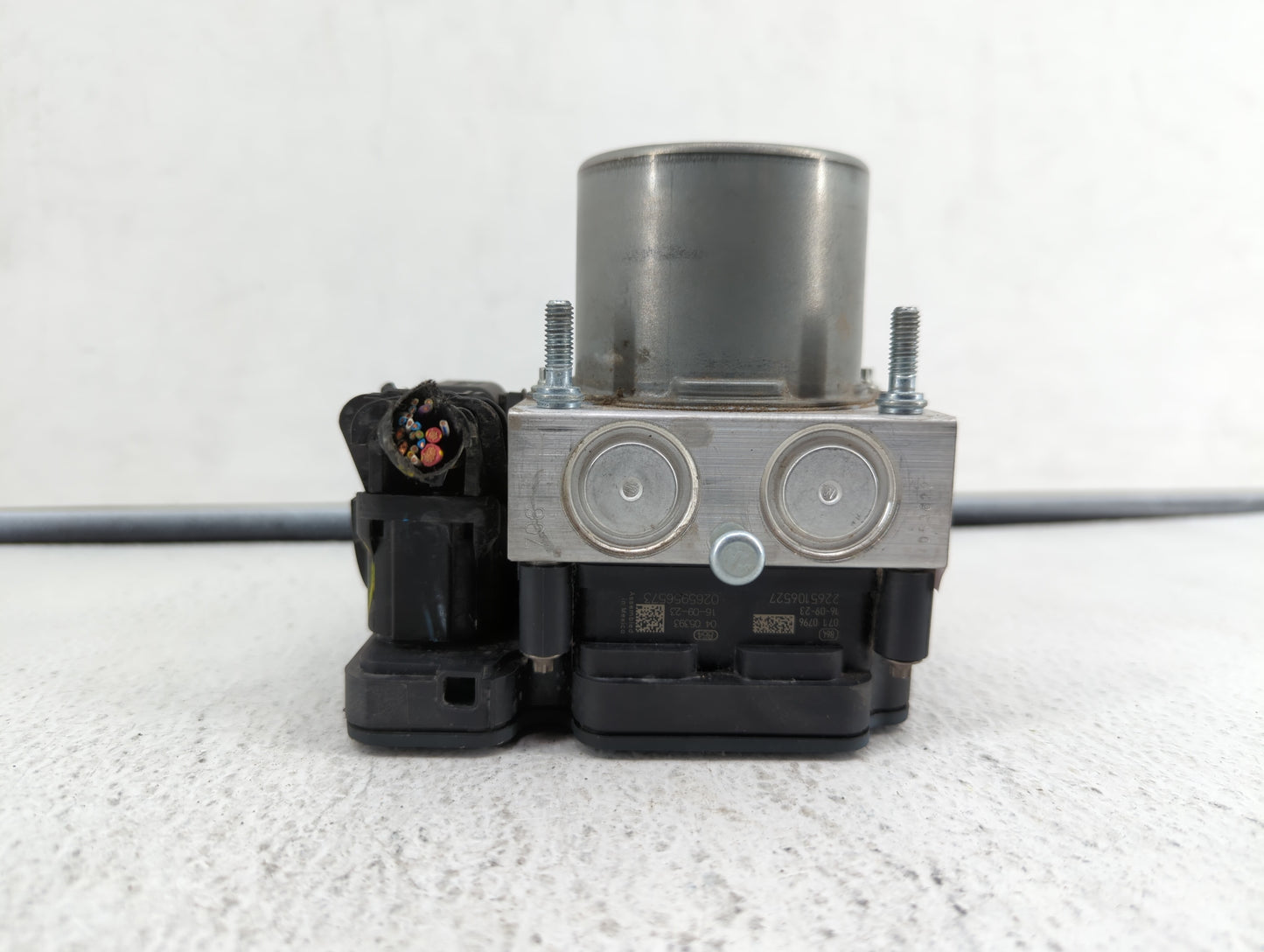 2017 Chevrolet Malibu ABS Pump Control Module Replacement P/N:84139390 A24T27-5242, 84139389, 065055768, 065055766, 84139399