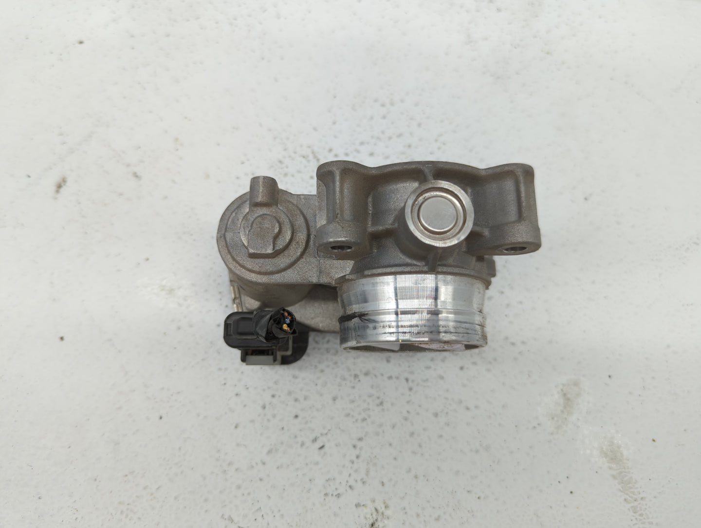 2016-2019 Chevrolet Malibu Throttle Body P/N:12671379AA Fits Fits 2016 2017 2018 2019 OEM Used Auto Parts - Oemusedautoparts