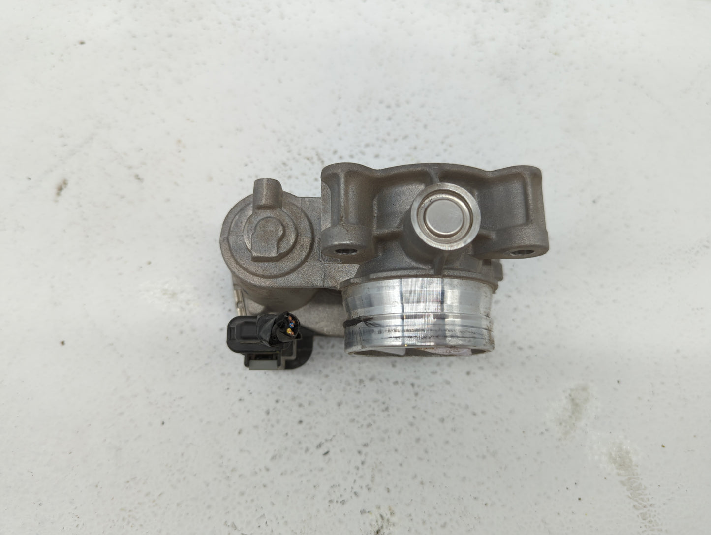 2016-2019 Chevrolet Malibu Throttle Body P/N:12671379AA Fits Fits 2016 2017 2018 2019 OEM Used Auto Parts - Oemusedautoparts