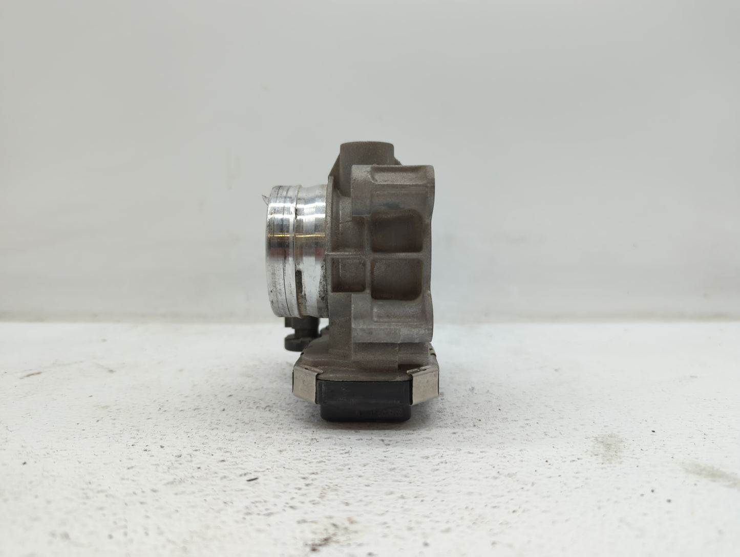 2016-2019 Chevrolet Malibu Throttle Body P/N:12671379AA Fits Fits 2016 2017 2018 2019 OEM Used Auto Parts - Oemusedautoparts