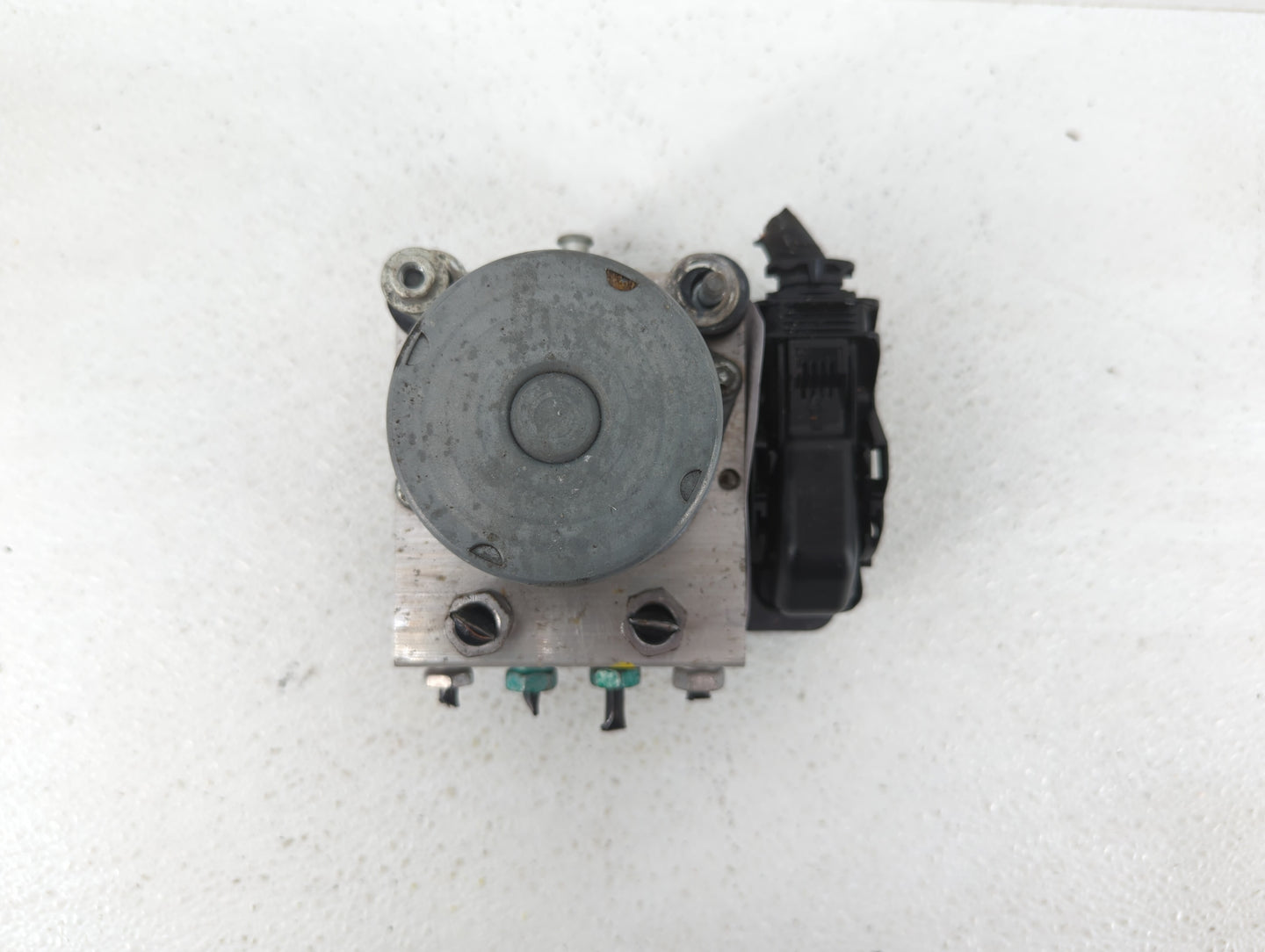 2017 Chevrolet Malibu ABS Pump Control Module Replacement P/N:84139390 A24T27-5242, 84139389, 065055768, 065055766, 84139399