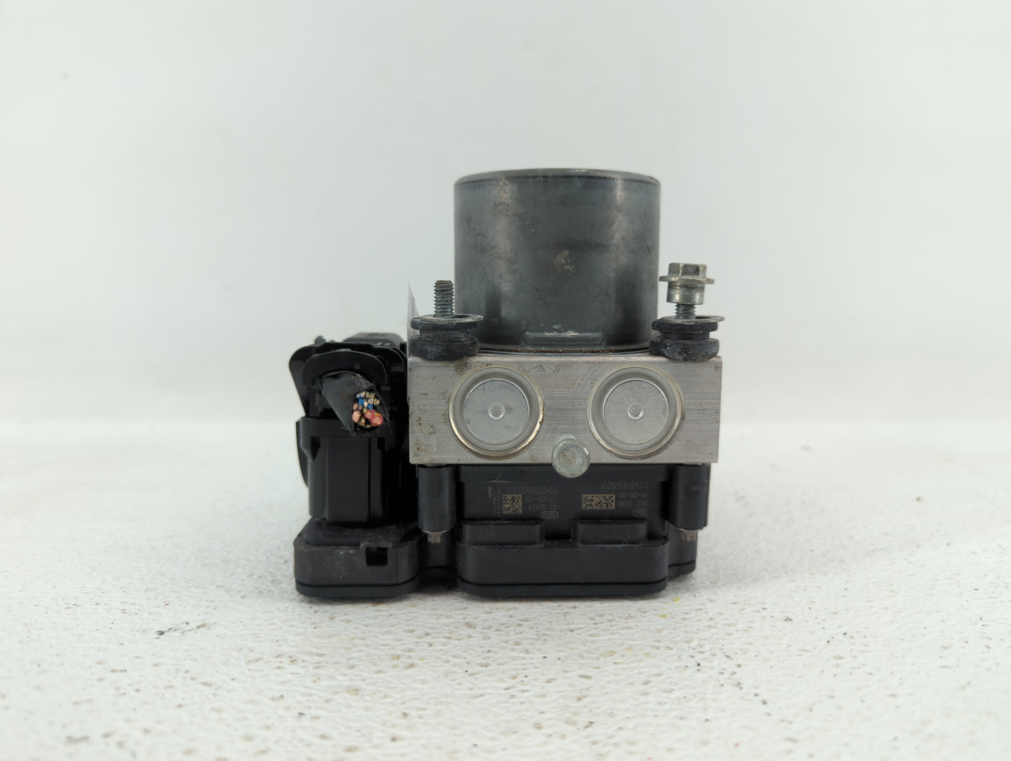 2017 Chevrolet Malibu ABS Pump Control Module Replacement P/N:84139390 A24T27-5242, 84139389, 065055768, 065055766, 84139399