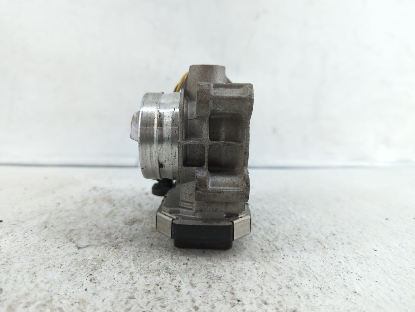 2016-2019 Chevrolet Malibu Throttle Body P/N:12671379AA Fits Fits 2016 2017 2018 2019 OEM Used Auto Parts - Oemusedautoparts
