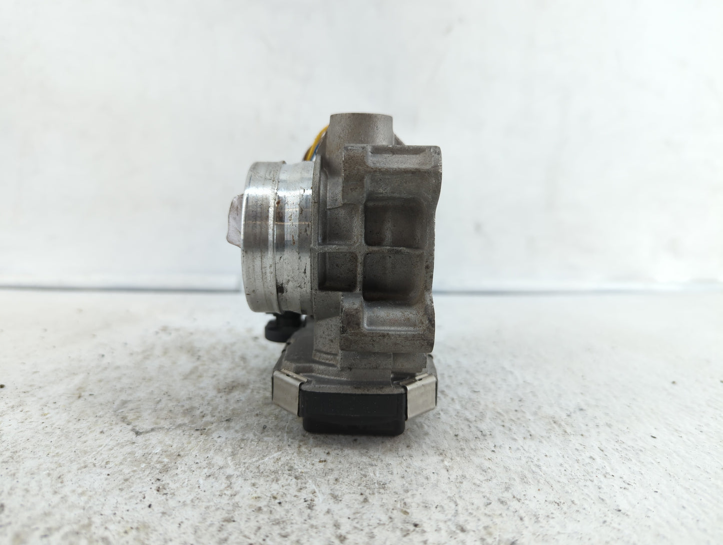 2016-2019 Chevrolet Malibu Throttle Body P/N:12671379AA Fits Fits 2016 2017 2018 2019 OEM Used Auto Parts - Oemusedautoparts