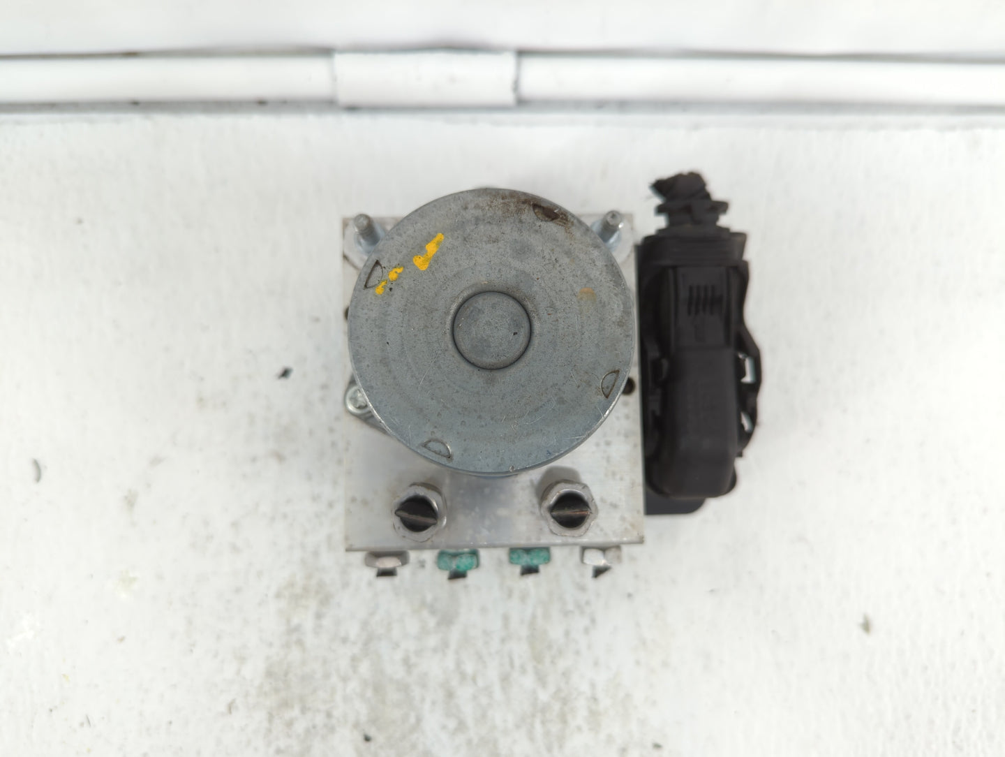 2017 Chevrolet Malibu ABS Pump Control Module Replacement P/N:84139390 A24T27-5242, 84139389, 065055768, 065055766, 84139399
