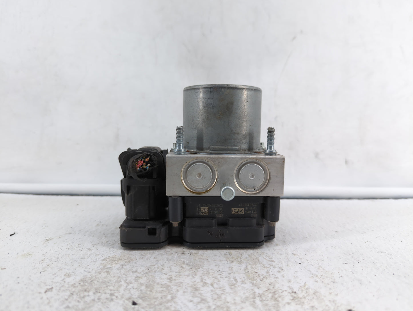 2017 Chevrolet Malibu ABS Pump Control Module Replacement P/N:84139390 A24T27-5242, 84139389, 065055768, 065055766, 84139399