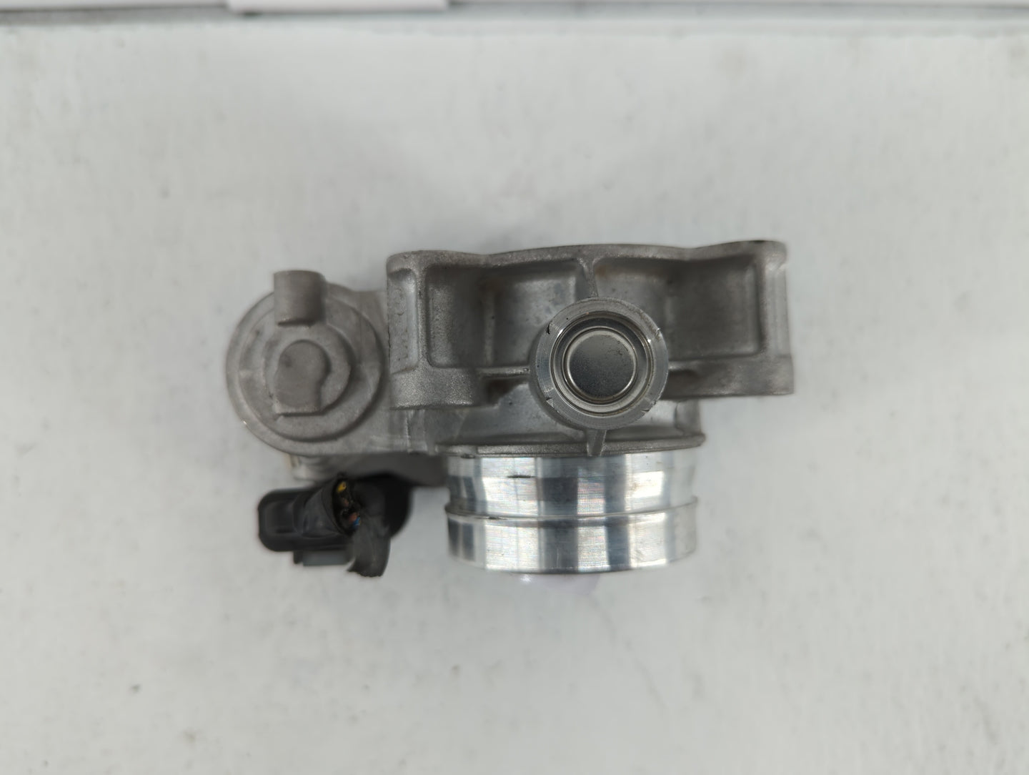 2016-2019 Chevrolet Malibu Throttle Body P/N:12671379AA Fits Fits 2016 2017 2018 2019 OEM Used Auto Parts - Oemusedautoparts