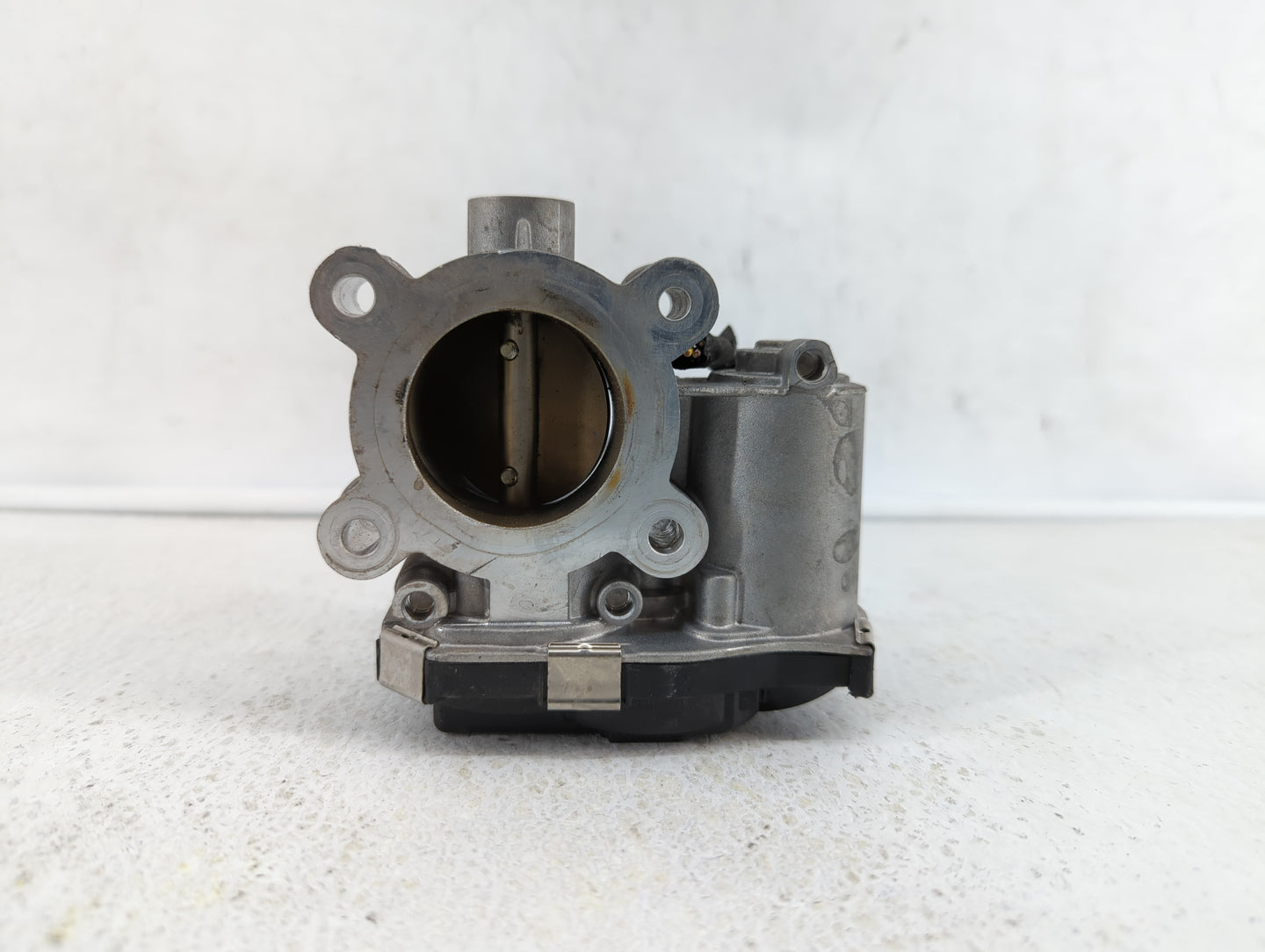 2016-2019 Chevrolet Malibu Throttle Body P/N:12671379AA Fits Fits 2016 2017 2018 2019 OEM Used Auto Parts - Oemusedautoparts