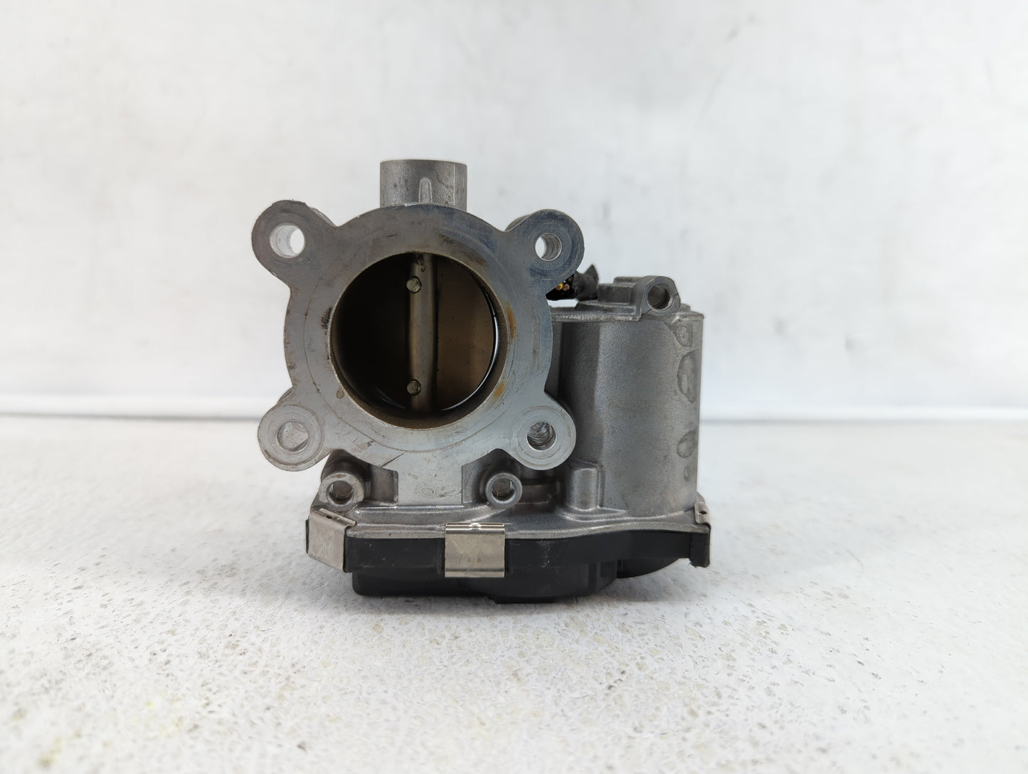 2016-2019 Chevrolet Malibu Throttle Body P/N:12671379AA Fits Fits 2016 2017 2018 2019 OEM Used Auto Parts - Oemusedautoparts