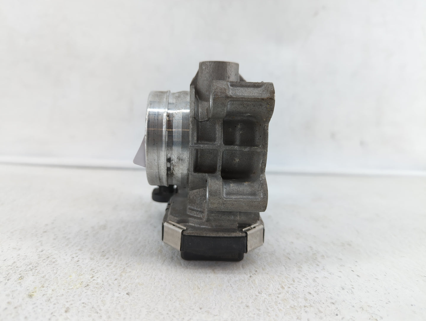 2016-2019 Chevrolet Malibu Throttle Body P/N:12671379AA Fits Fits 2016 2017 2018 2019 OEM Used Auto Parts - Oemusedautoparts