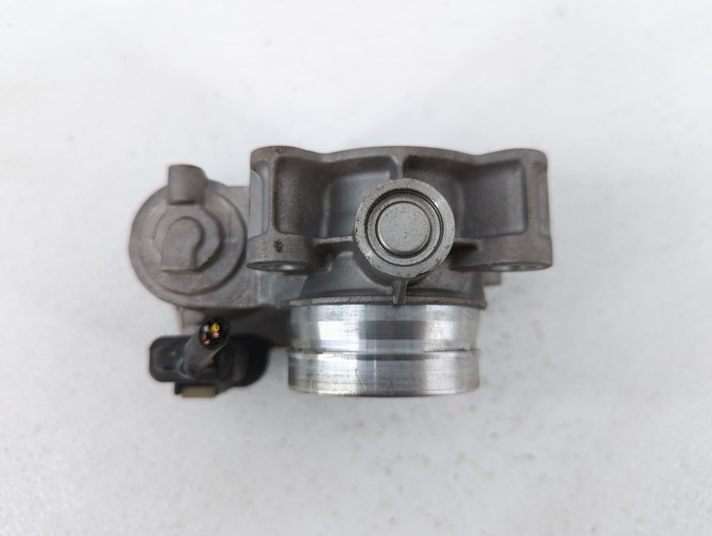 2016-2019 Chevrolet Malibu Throttle Body P/N:12671379AA Fits Fits 2016 2017 2018 2019 OEM Used Auto Parts - Oemusedautoparts