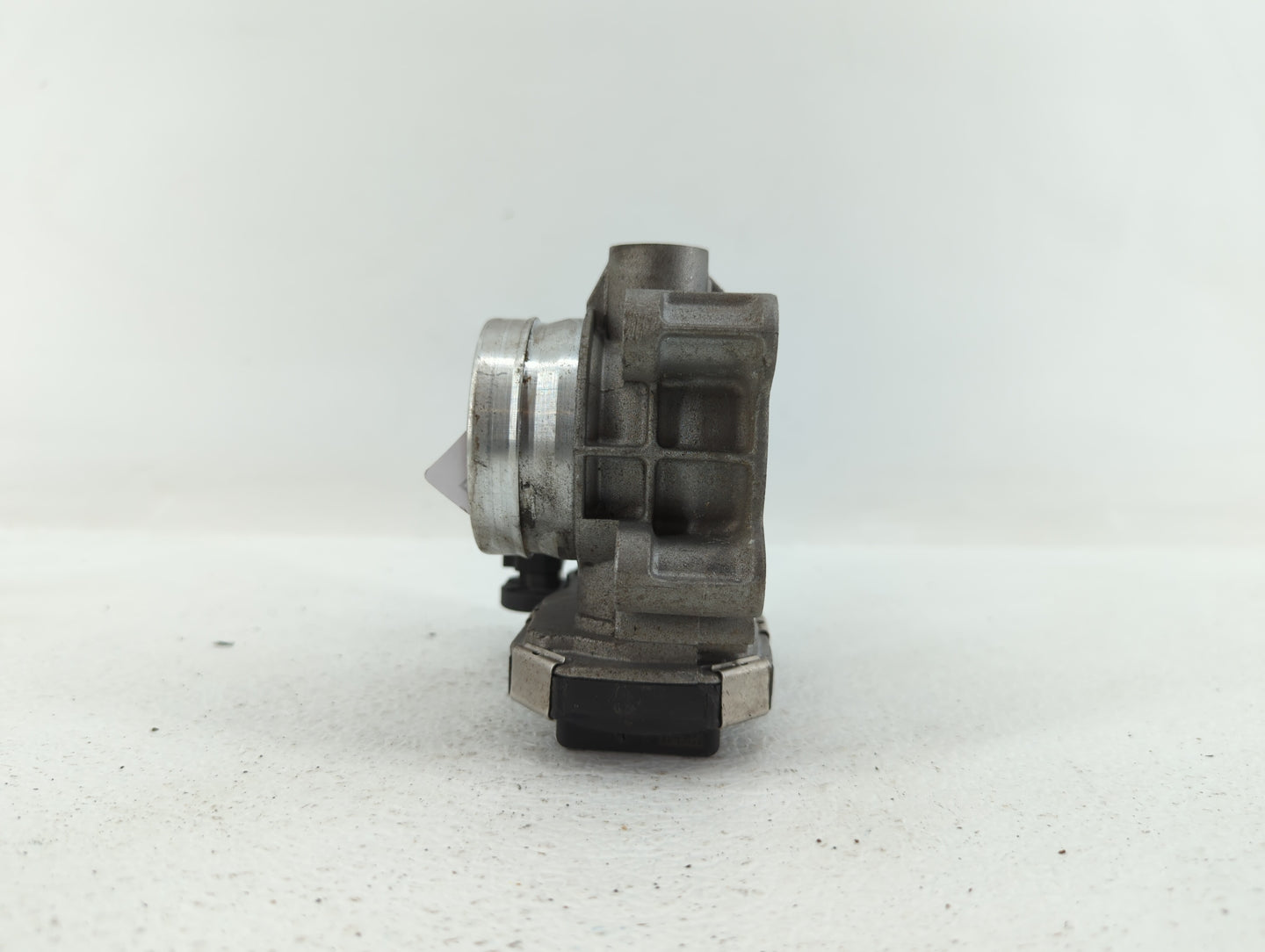 2016-2019 Chevrolet Malibu Throttle Body P/N:12671379AA Fits Fits 2016 2017 2018 2019 OEM Used Auto Parts - Oemusedautoparts
