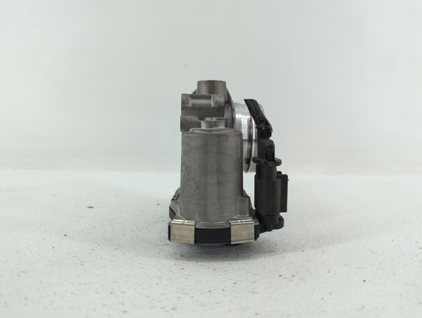 2016-2019 Chevrolet Malibu Throttle Body P/N:12671379AA Fits Fits 2016 2017 2018 2019 OEM Used Auto Parts - Oemusedautoparts