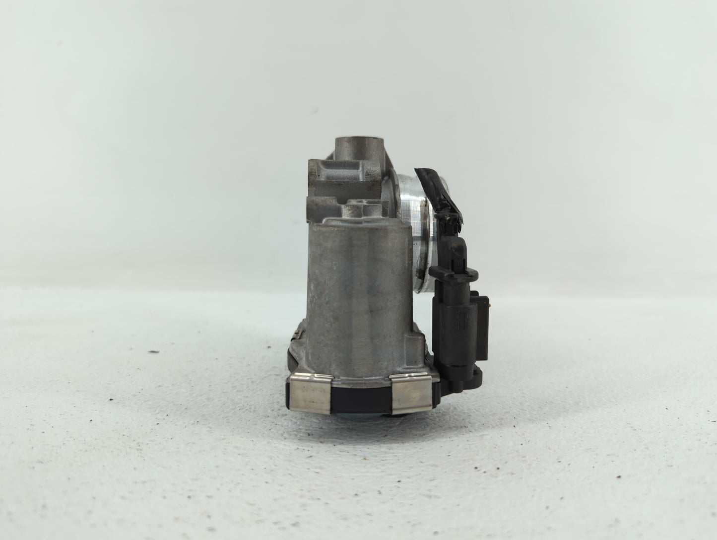 2016-2019 Chevrolet Malibu Throttle Body P/N:12671379AA Fits Fits 2016 2017 2018 2019 OEM Used Auto Parts - Oemusedautoparts