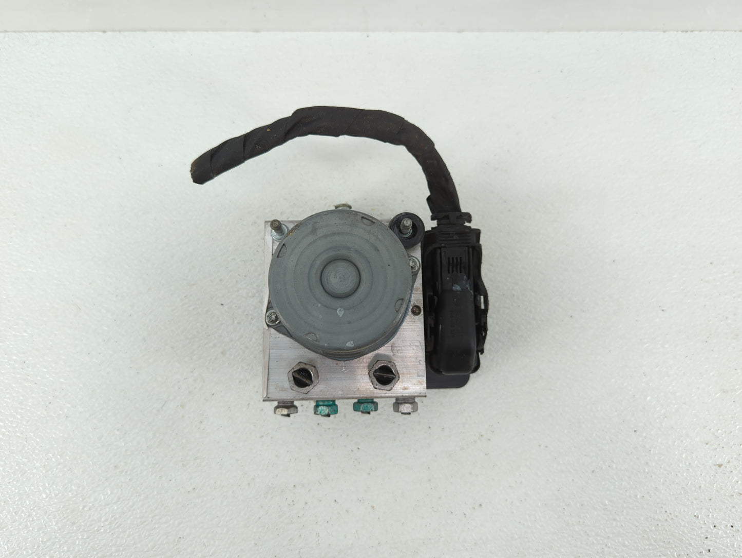 2017 Chevrolet Malibu ABS Pump Control Module Replacement P/N:84139390 A24T27-5242, 84139389, 065055768, 065055766, 84139399