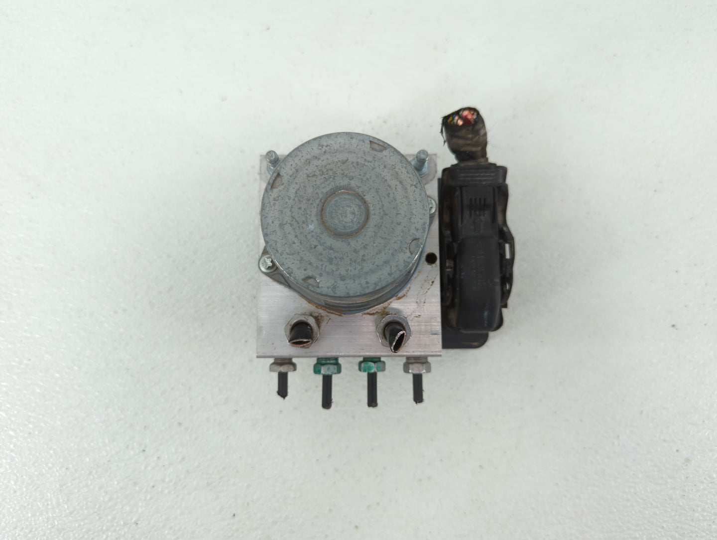 2017 Chevrolet Malibu ABS Pump Control Module Replacement P/N:84139399 84139390, A24T27-5242, 84139389, 065055768, 065055766