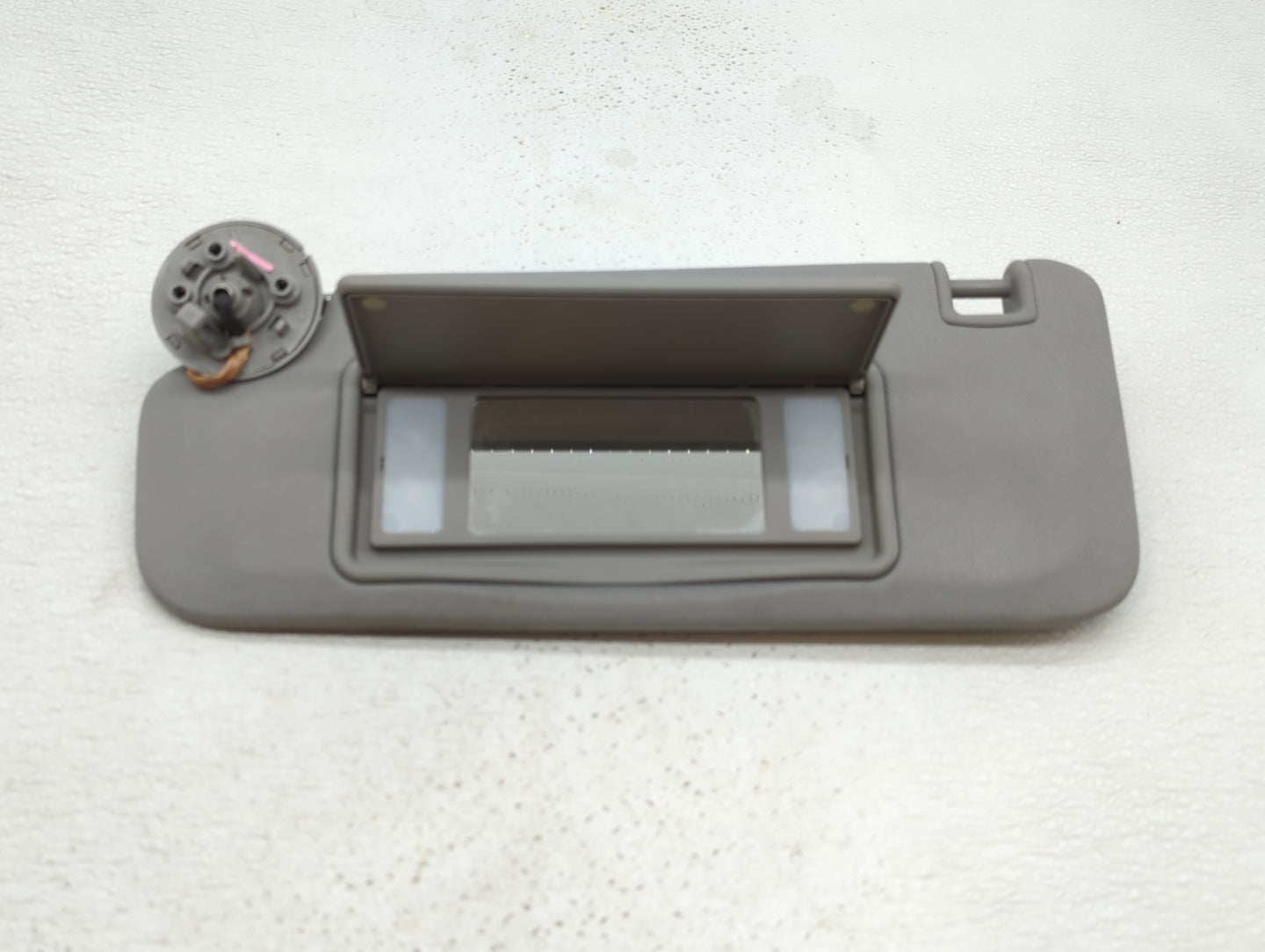 2016-2019 Chevrolet Malibu Sun Visor Shade Replacement Driver Left Mirror Fits Fits 2016 2017 2018 2019 OEM Used Auto Parts 