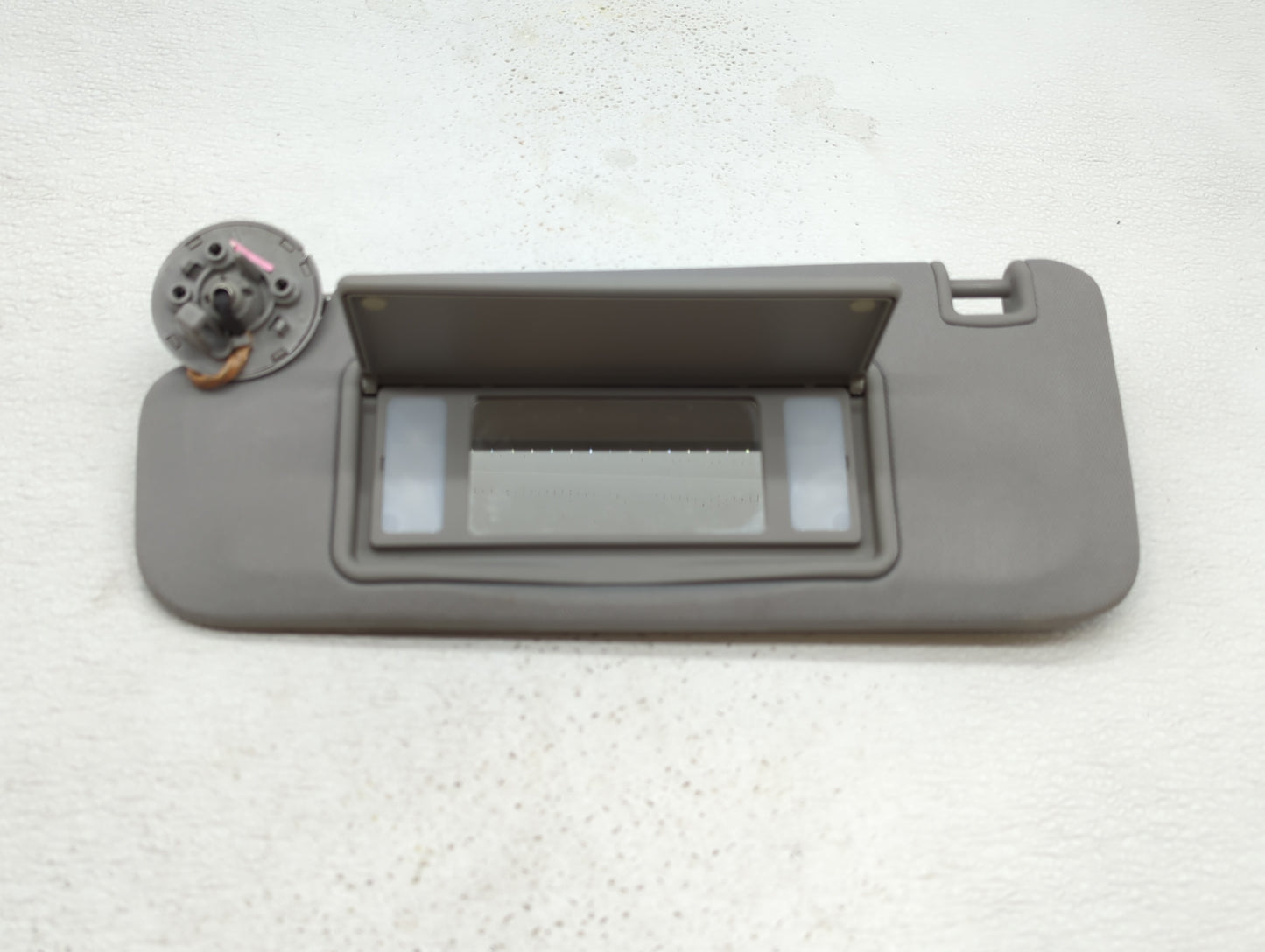 2016-2019 Chevrolet Malibu Sun Visor Shade Replacement Driver Left Mirror Fits Fits 2016 2017 2018 2019 OEM Used Auto Parts 