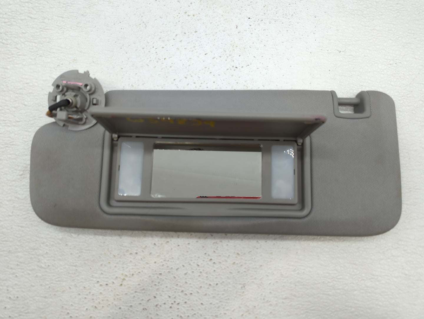 2016-2019 Chevrolet Malibu Sun Visor Shade Replacement Driver Left Mirror Fits Fits 2016 2017 2018 2019 OEM Used Auto Parts 